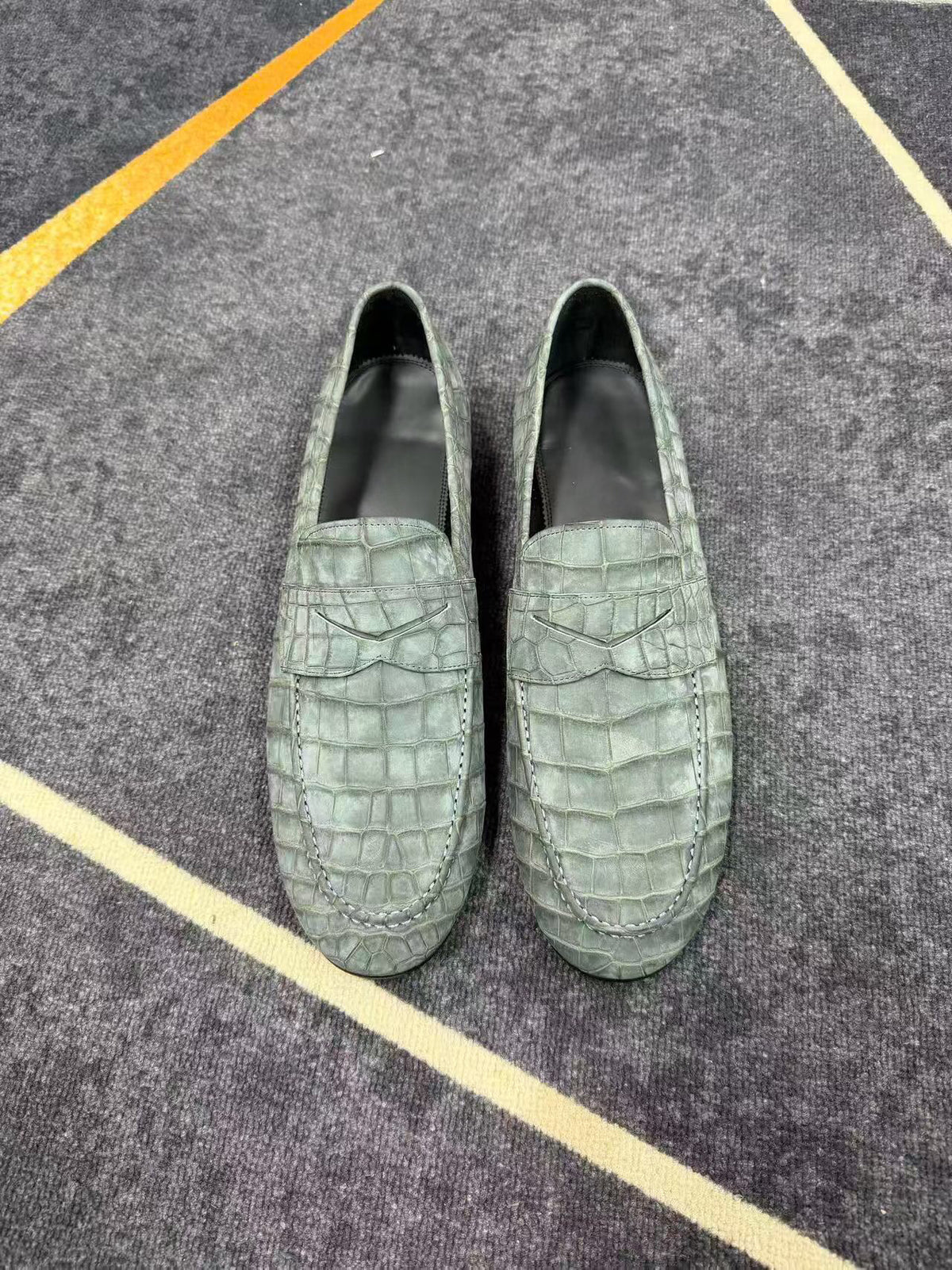 Crocodile Shoes, giày lười công sở nam bằng da cá sấu nubuck, đế bằng, màu xanh lá